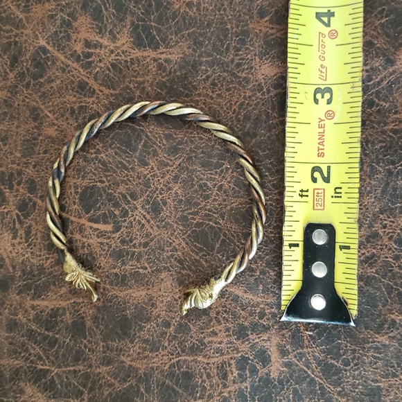 Vintage Gold Tone Twist Animal Head Cuff Bracelet - Picture 7 of 7